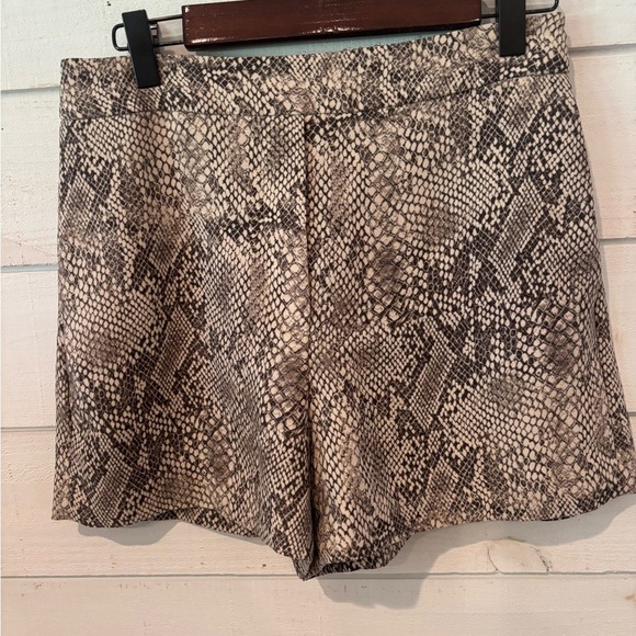Babaton High Waist Gray and Black Shorts snake skin shorts in size 4. - Picture 4 of 8
